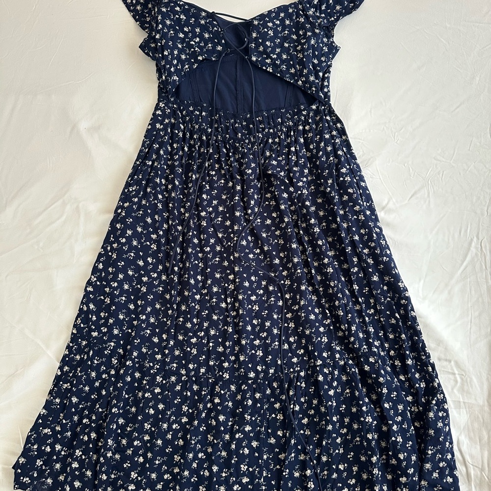 Hollister Floral Navy Dress - Picture 4 of 6